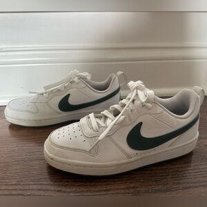 Nike Court Borough Low Recraft Boys Size 4Y White Vintage Green Sneakers